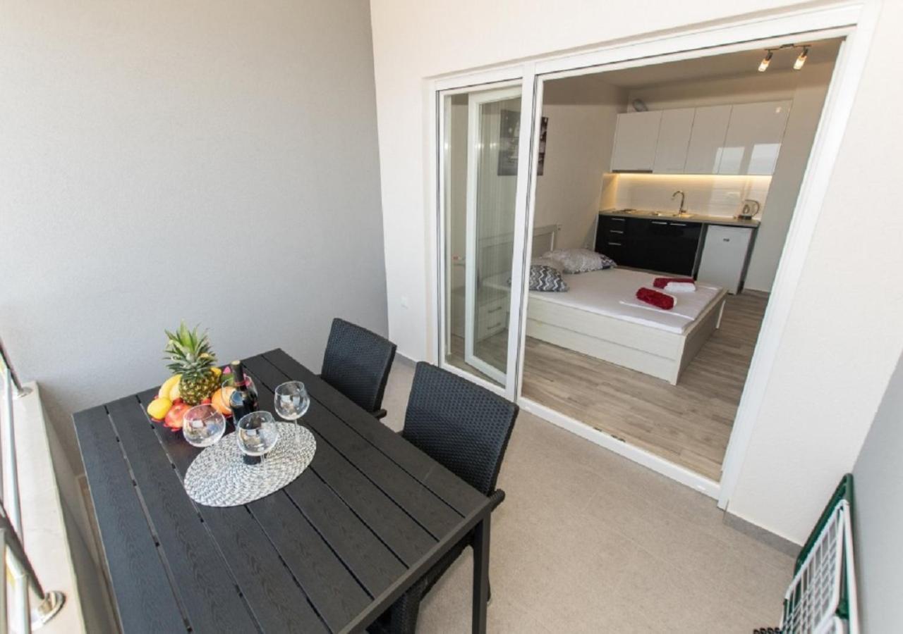 Seaview Apartments Oscar มาคาร์สกา ภายนอก รูปภาพ